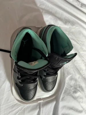 Michael jordan high top green and black sneaker sz 6.5 thumbnail 2