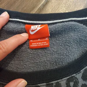 Nike gray and black Crewneck sweatshirt size Medium women's thumbnail 3