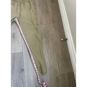 Old Navy jogger pants men's Medium khaki tan beige Flex stretch material READ thumbnail 2