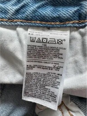 Old Navy High Rise Slouchy Taper Jeans Size 14 Light Wash Raw Hem Mom Jeans thumbnail 4