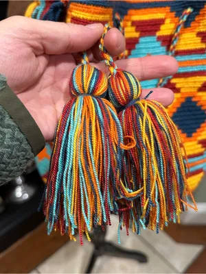 Handcrafted Wayuu Mochila Shoulder Bag – Colorful Geometric Pattern thumbnail 3