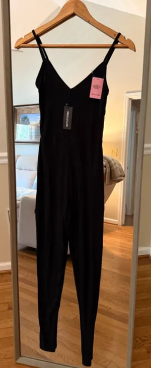 PrettyLittleThing Black Strappy Plunge Jumpsuit Size 6 thumbnail 1