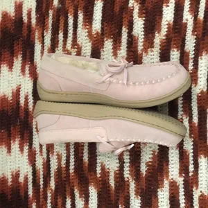 NEW MySlippers MyPillow Blush Pink Leather Suede Bow Moccasins Faux Fur Loafers Sz 7 New without tags thumbnail 3