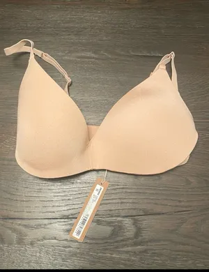 SKIMS NWT Body Push-Up Bra MICA 30D *SMALL FLAW* thumbnail 2