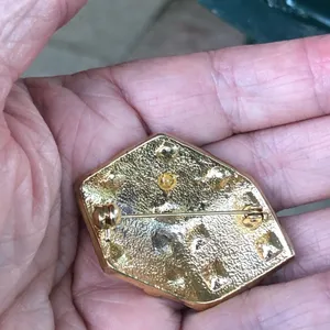 Vintage Christmas Present Brooch thumbnail 4