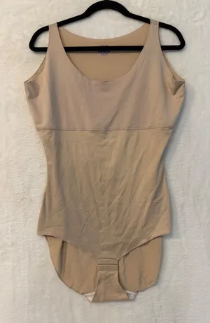 Spanx by Sara Blakely Womens 2X Bodysuit Shapewear Tan Sleeveless Scoop‎ Neck thumbnail 1