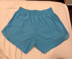 Lululemon Shorts Hotty Hot 4" High-Rise thumbnail 2