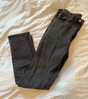 BDG Girlfriend High-Rise Jeans thumbnail 1