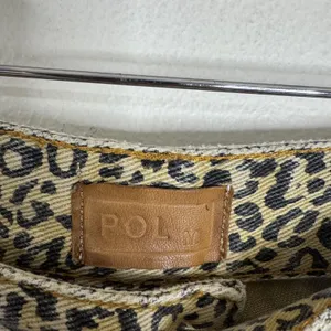POL Jeans Womens 30 Medium Beige High Rise Crop Relaxed Leopard Distressed Denim thumbnail 5
