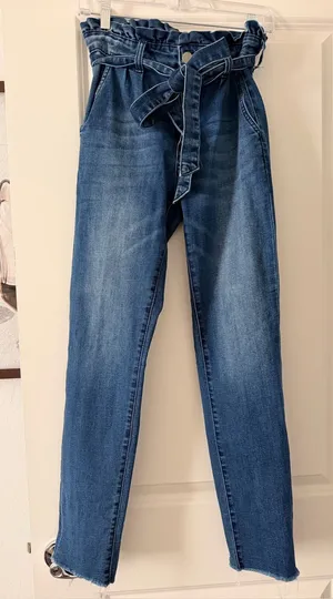 High-Rise Paperbag Waist Blue Jeans with Tie Belt thumbnail 1