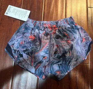 Lululemon Hotty Hot Short 2.5” thumbnail 2