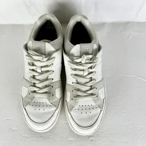 On Running Women's The Roger Clubhouse Sneaker Size 8.5 White Sand thumbnail 5