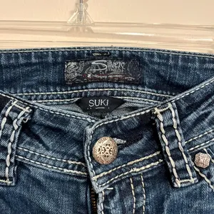 Silver Jeans Y2K Suki Low Rise Bootcut Dark Wash Embellished Size 26 thumbnail 4