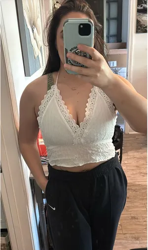 White Halter Top Crop Top Size M thumbnail 2