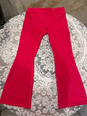 Women’s Heather Red Flare Leggings thumbnail 1