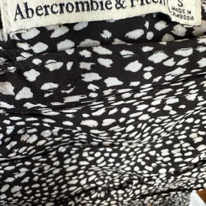 Abercrombie & Fitch Black and White Skater Mini Skirt thumbnail 3