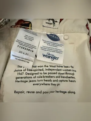 Wrangler Barrel 652 high rise read my lips Rolling Stones jeans. Size 30x31 thumbnail 8
