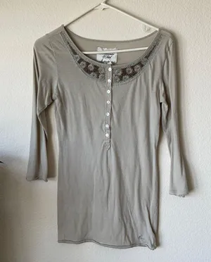Pre loved Abercrombie Fitch top shirt L thumbnail 1