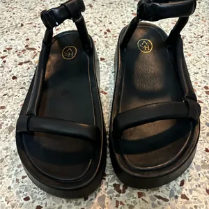 ASH Women's Victoria Sandal black thumbnail 3