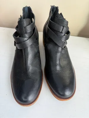 Kork-Ease Jardin Buckle Strap Black Leather Ankle Bootie Back Zip Size 7 thumbnail 4