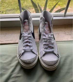 High-Top Nike Sneakers thumbnail 2