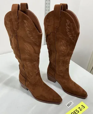 Womans Excellent Condition Knee High Western Style Boots Brown 7.5 Pointed Toe thumbnail 1