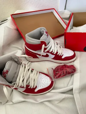 Air Jordan 1’s Retros Red Size 6 thumbnail 7