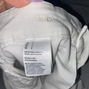 American Eagle White Shorts thumbnail 3