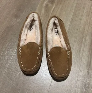 Ugh slipper thumbnail 1