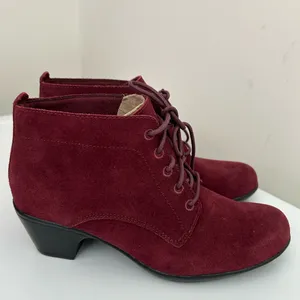 Clarks Suede Lace Up Booties Burgundy Purple Size 6 thumbnail 3