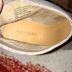 Tesori Raven Khaki Suede ankle booties size 9.5 thumbnail 7