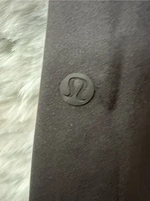 498. Lululemon On The Fly joggers sz 4 thumbnail 3