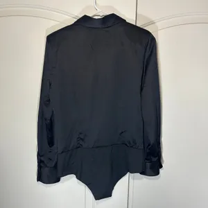 ZARA Bodysuit Black Long Sleeve Button Down Satin Effect‎ Blouse Shoulder Pads M thumbnail 4
