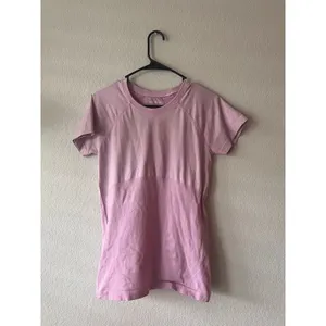 Eddie Bauer Resolution Seamless Heathered Athletic Tee Pink thumbnail 2