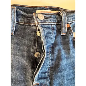 Levis‎ Wedgie Straight High Rise Blue Jeans 34964-0207 Size 29x28 thumbnail 10