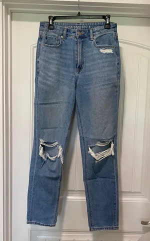 American Eagle Outfitters Ripped Mom Jean thumbnail 3