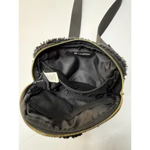 Lululemon Everywhere Belt Bag Black Fuzzy Fleece Crossbody Utility Y2K Goth Emo thumbnail 9