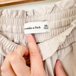 Abercrombie & Fitch | YPB‎ motionTEK Athletic Workout Jogger in Oat XSmall thumbnail 5