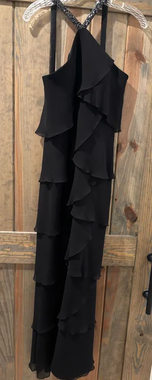 black formal dress Size 8 thumbnail 1
