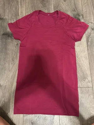 Maroon Lululemon Swiftly Tech thumbnail 1