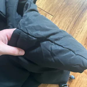 Cropped Puffer Amazon Vest Black thumbnail 5