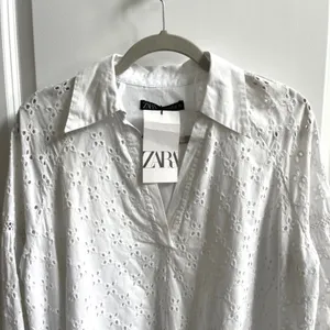 Zara Eyelet Mini Dress Womens Large White Boho Coastal Cotton‎ Tunic Embroidered thumbnail 4