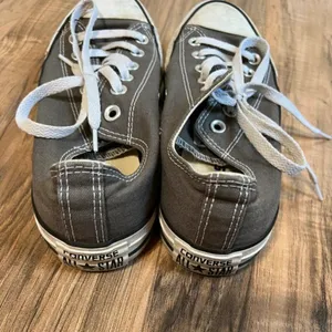 Converse size 7 grey shoes‎ thumbnail 2