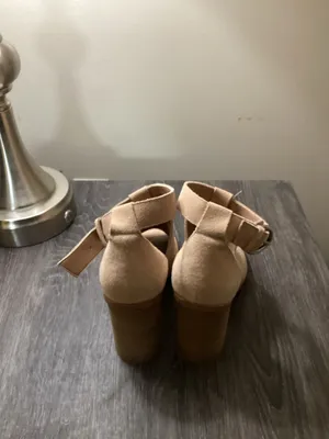 Marc Fisher Vixen Cutout Suede Block Heel Sandals Size 7M Tan thumbnail 4