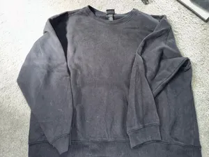 H&M Crewneck Sweatshirt thumbnail 1