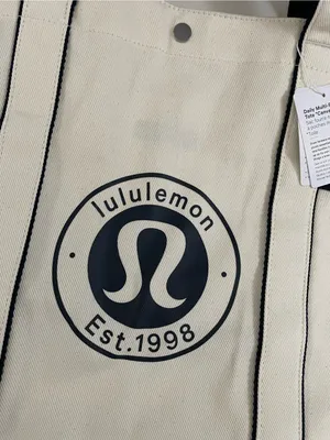 lululemon athletica Daily Multi Pocket Canvas Tote cream with Navy Logo NWT thumbnail 7