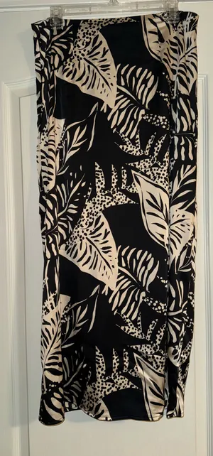 Target future collective alani noelle Tropical palm leaf Skirt Black & Cream NWT thumbnail 4