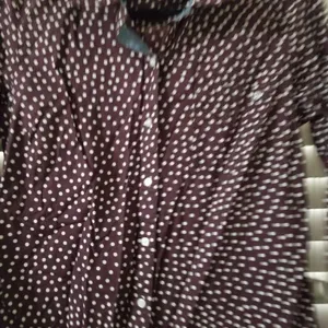 Tommy Hilfiger / M / Burgundy Polka Dot Button Up thumbnail 3