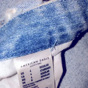 American eagle curvy MOM jean distressed size 4 thumbnail 4