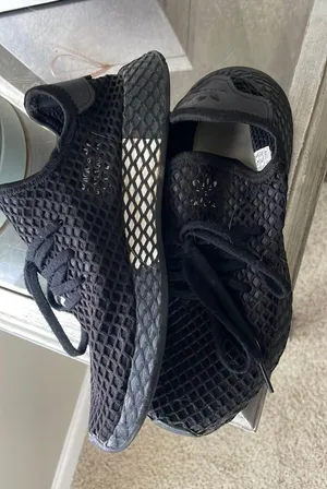 Adidas Tennis Shoes thumbnail 1